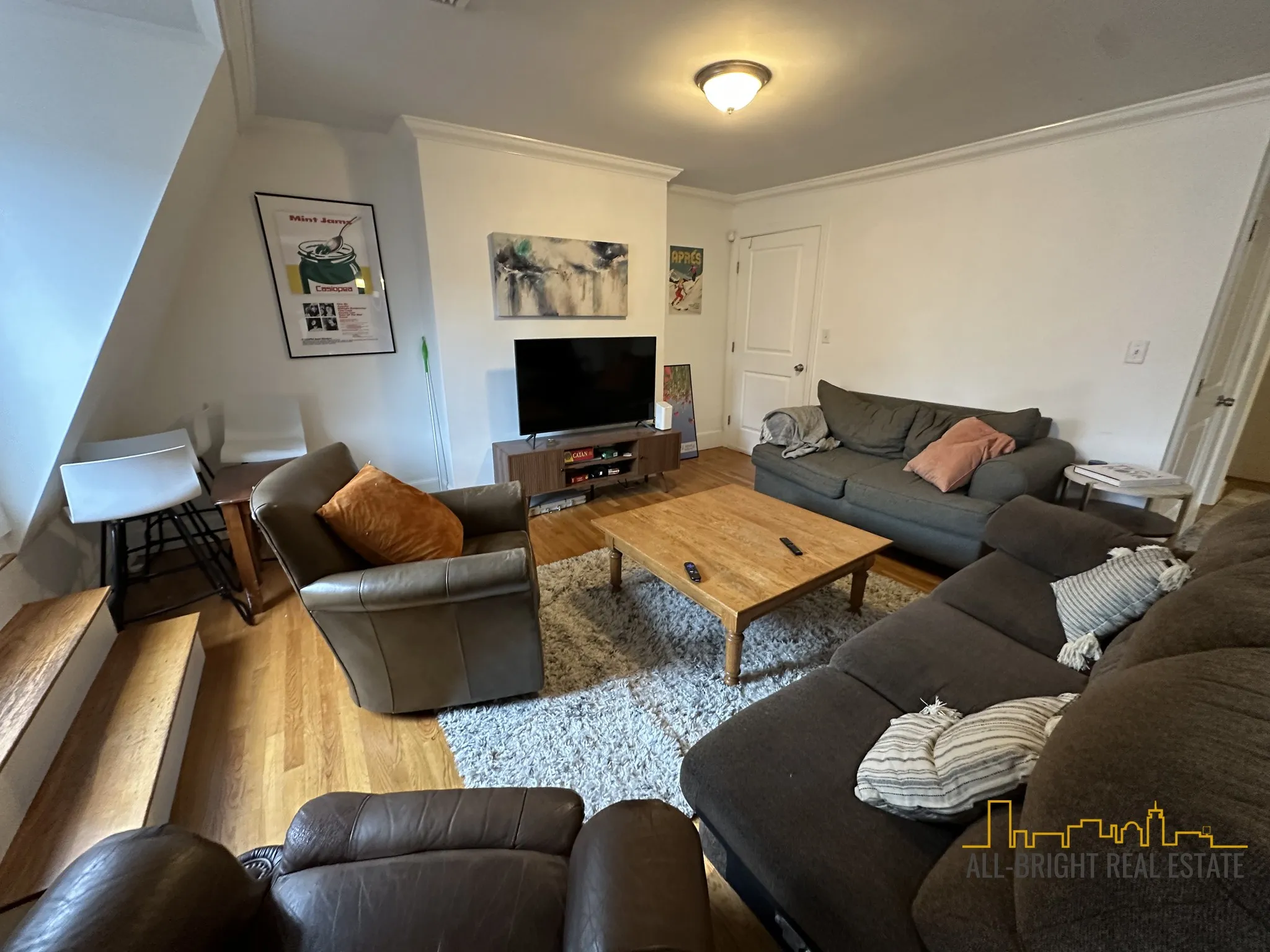 3 bed, 2 bath apartment for rent at 1798 Beacon St Unit 03, Brookline — photo 4 of 17