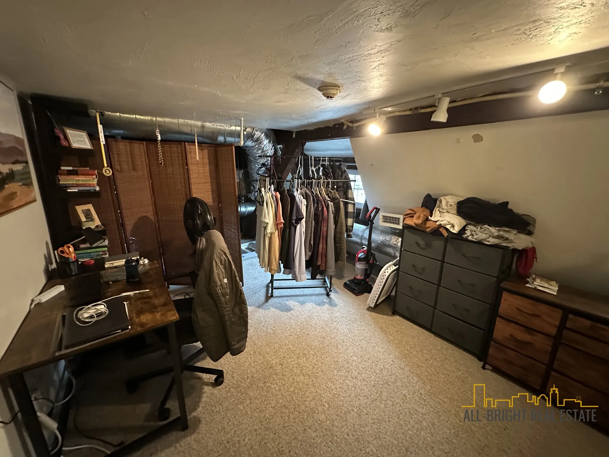 3 bed, 2 bath apartment for rent at 1798 Beacon St Unit 03, Brookline — photo 12 of 17