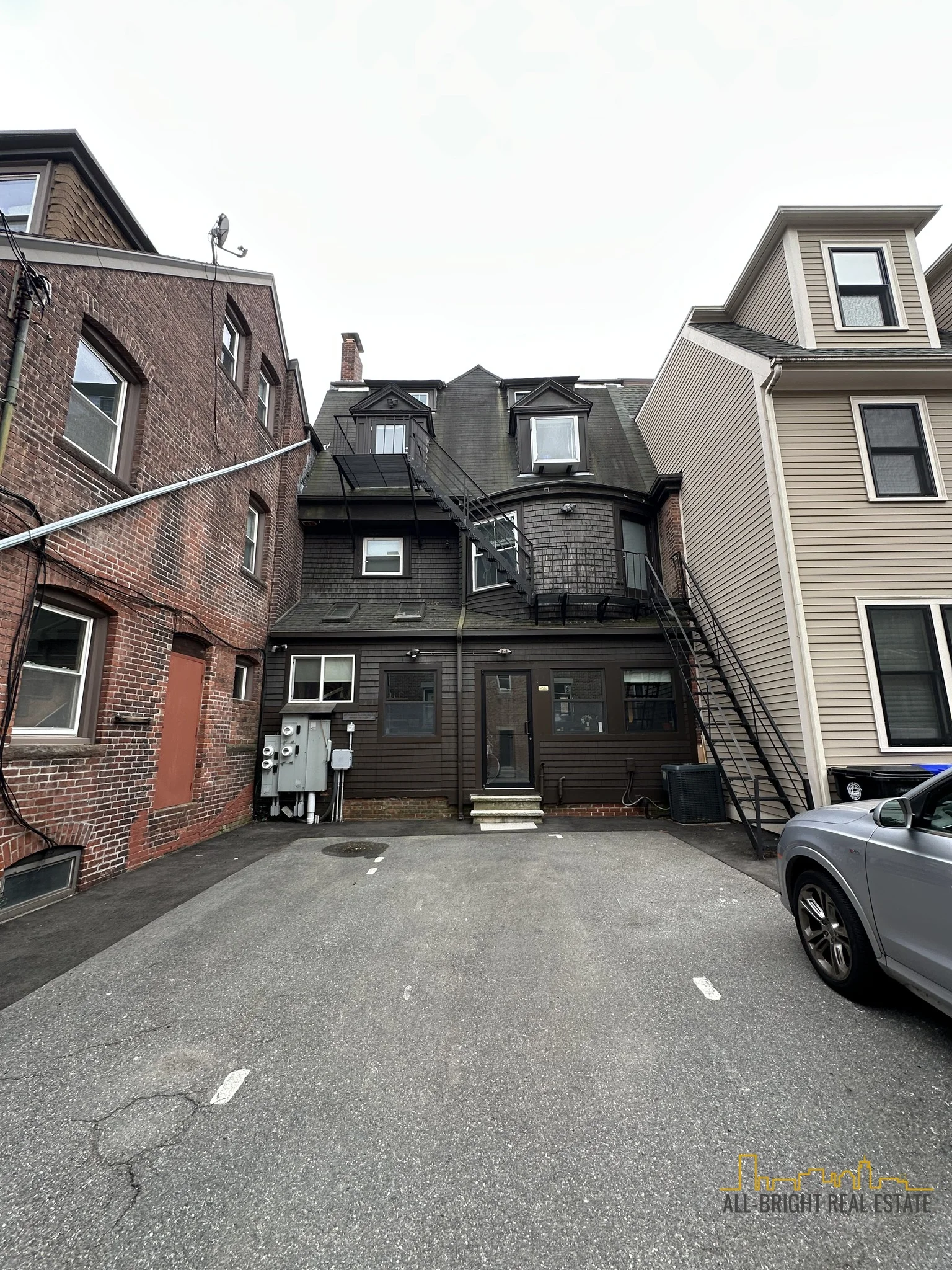3 bed, 2 bath apartment for rent at 1798 Beacon St Unit 03, Brookline — photo 16 of 17