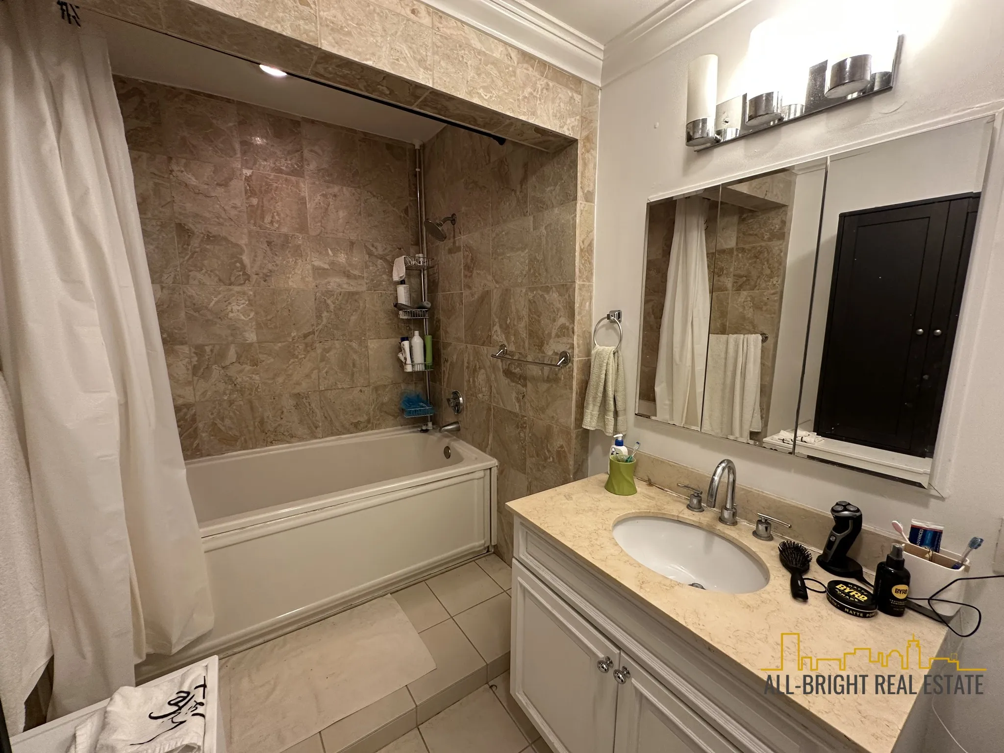 3 bed, 2 bath apartment for rent at 1798 Beacon St Unit 03, Brookline — photo 8 of 17
