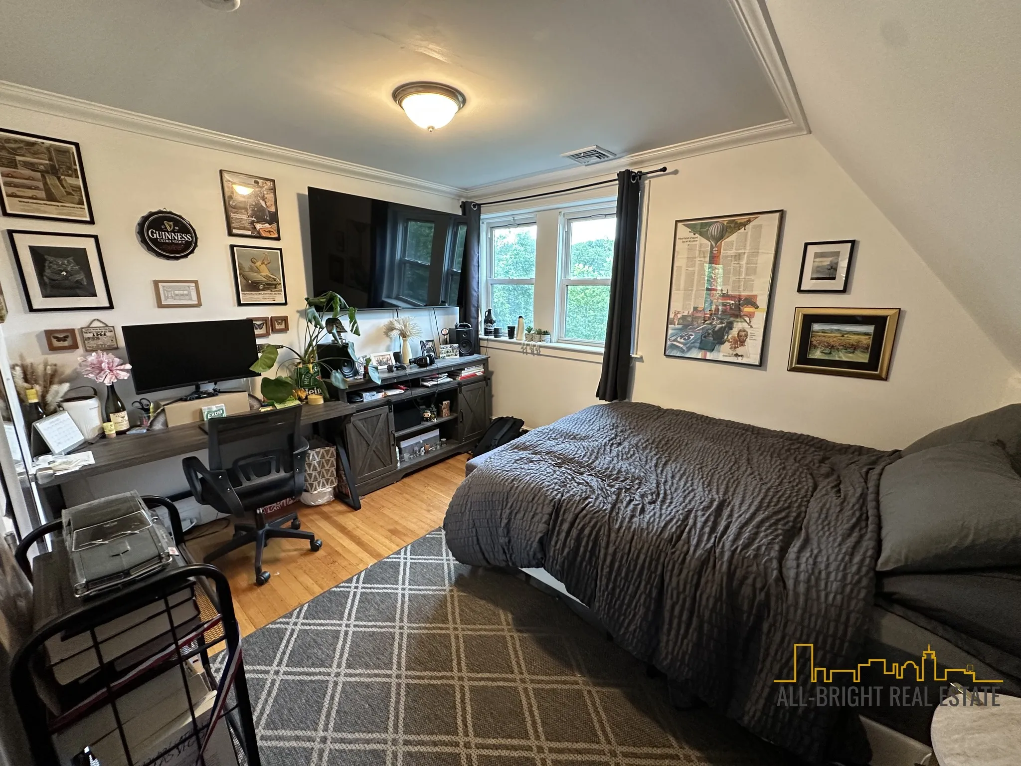 3 bed, 2 bath apartment for rent at 1798 Beacon St Unit 03, Brookline — photo 5 of 17