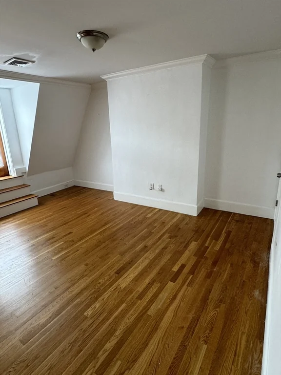 3 bed, 2 bath apartment for rent at 1798 Beacon Unit 3, Brookline — photo 3 of 14