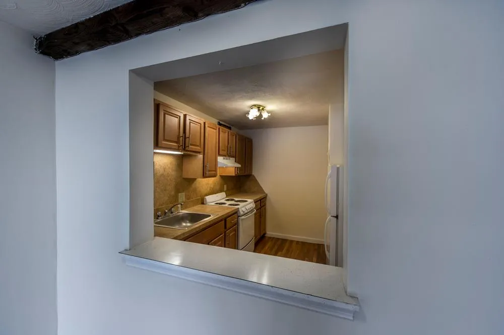 Studio bed, 1 bath apartment for rent at 1799 Centre St Unit 6, West Roxbury — photo 7 of 8