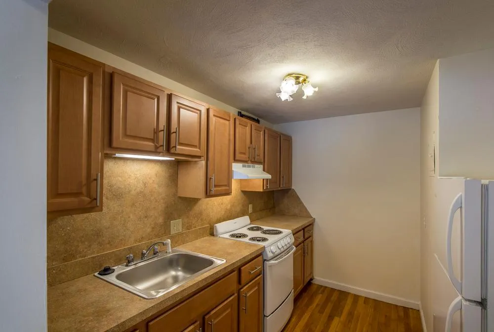 Studio bed, 1 bath apartment for rent at 1799 Centre St Unit 6, West Roxbury — photo 6 of 8
