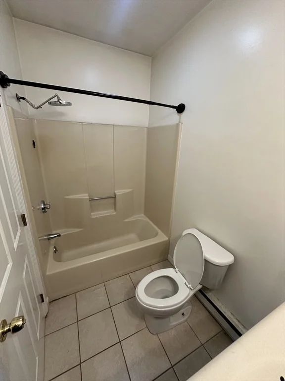 1 bed, 1 bath apartment for rent at 17A Peacedale Ave Unit 17A, Worcester — photo 3 of 8