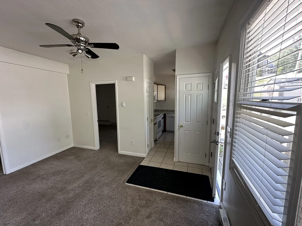 1 bed, 1 bath apartment for rent at 17A Peacedale Ave Unit 17A, Worcester — photo 5 of 8
