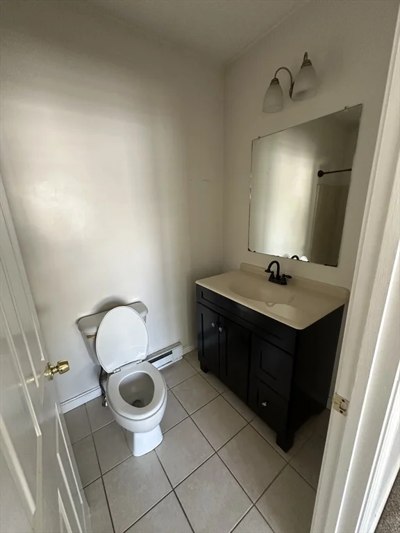 1 bed, 1 bath apartment for rent at 17A Peacedale Ave Unit 17A, Worcester — photo 2 of 8
