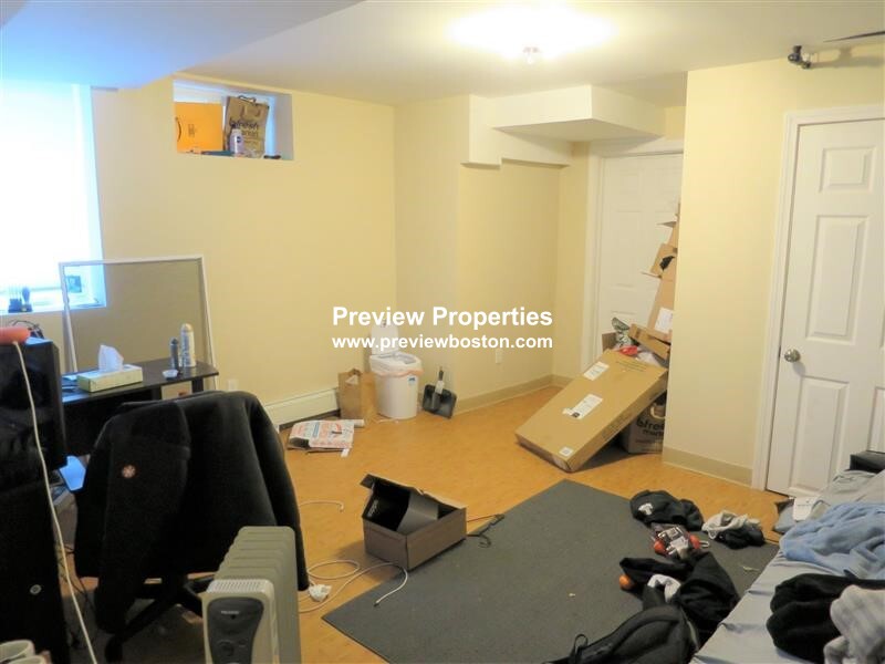 4 bed, 2 bath apartment for rent at 17A Putnam Ct Unit P, Harvard Square — photo 10 of 13