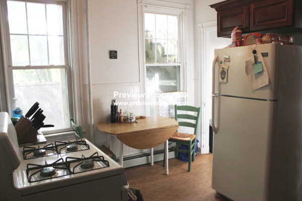 4 bed, 2 bath apartment for rent at 17A Putnam Ct Unit P, Harvard Square — photo 6 of 13