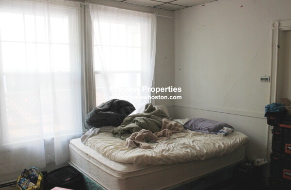 4 bed, 2 bath apartment for rent at 17A Putnam Ct Unit P, Harvard Square — photo 8 of 13