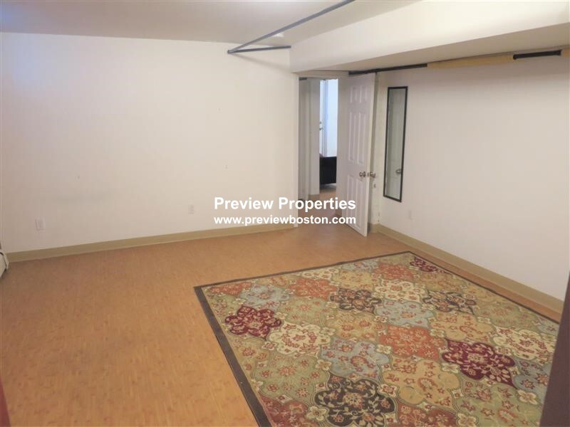 4 bed, 2 bath apartment for rent at 17A Putnam Ct Unit P, Harvard Square — photo 13 of 13