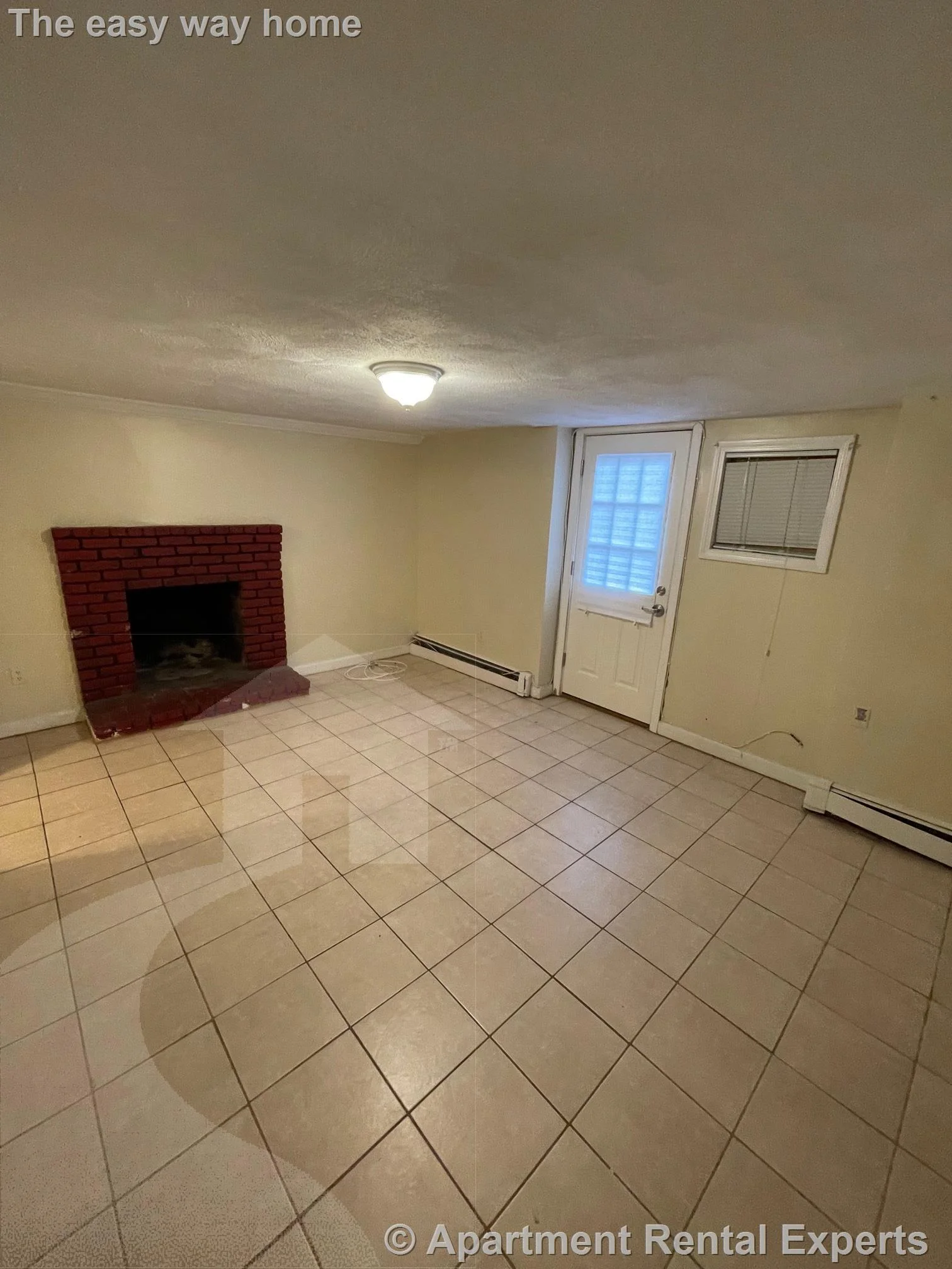 2 bed, 1 bath apartment for rent at 17A Suffolk St, Central Square — photo 4 of 11