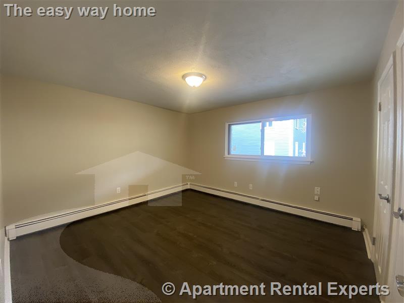 2 bed, 1 bath apartment for rent at 17B Suffolk St, Central Square — photo 2 of 12