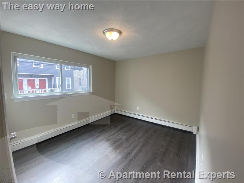 2 bed, 1 bath apartment for rent at 17B Suffolk St, Central Square — photo 6 of 12