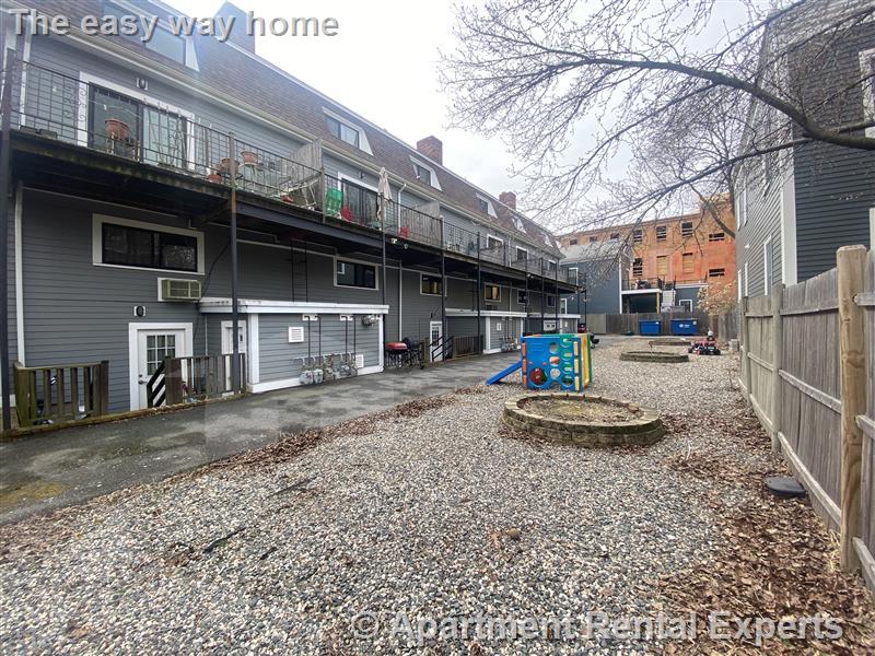 2 bed, 1 bath apartment for rent at 17B Suffolk St, Central Square — photo 12 of 12