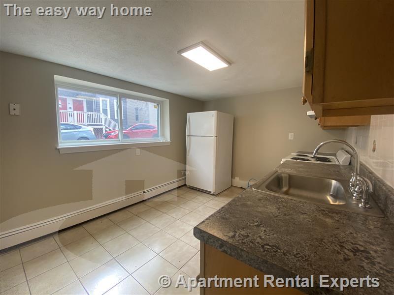 2 bed, 1 bath apartment for rent at 17B Suffolk St, Central Square — photo 11 of 12