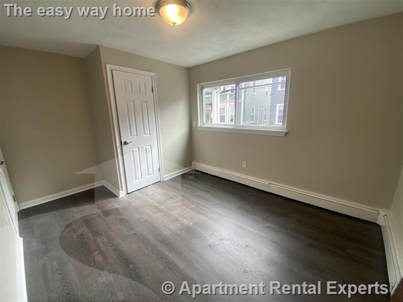 2 bed, 1 bath apartment for rent at 17B Suffolk St, Central Square — photo 7 of 12