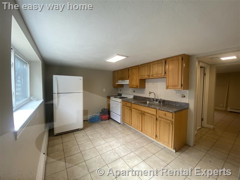 2 bed, 1 bath apartment for rent at 17B Suffolk St, Central Square — photo 8 of 12