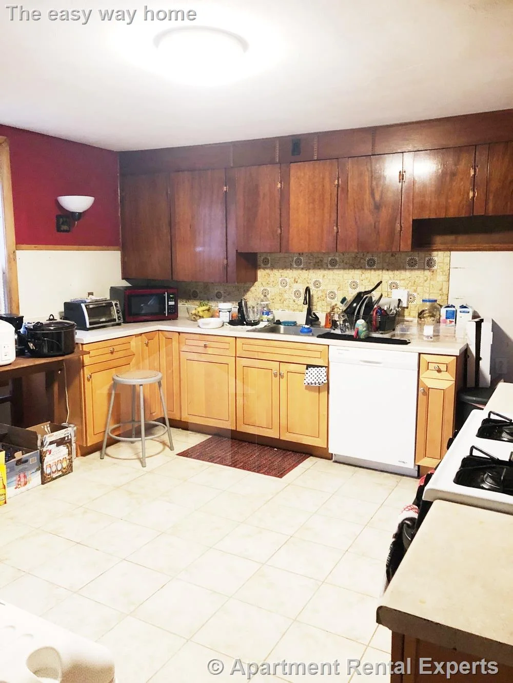 3 bed, 1 bath apartment for rent at 18-20 Burget Ave Unit 1, Tufts — photo 3 of 5
