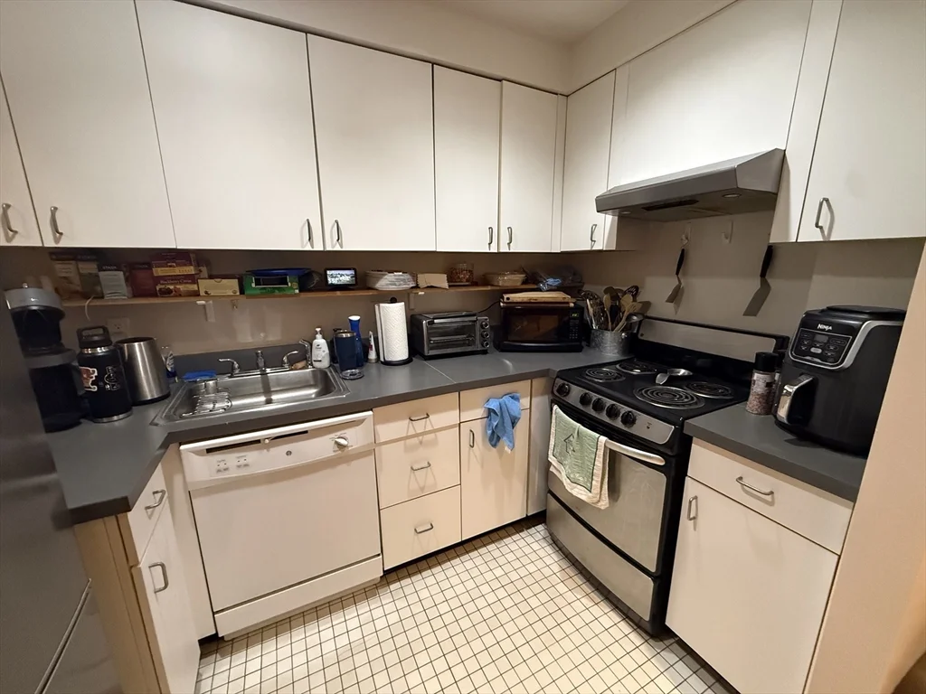 1 bed, 1 bath apartment for rent at 18 East Springfield St Unit 1, South End — photo 10 of 14