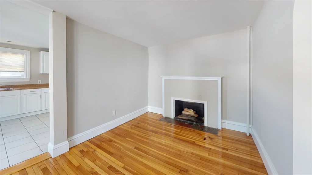 3 bed, 1 bath apartment for rent at 18-20 Kelley Ct Unit 18, Brighton — photo 7 of 9