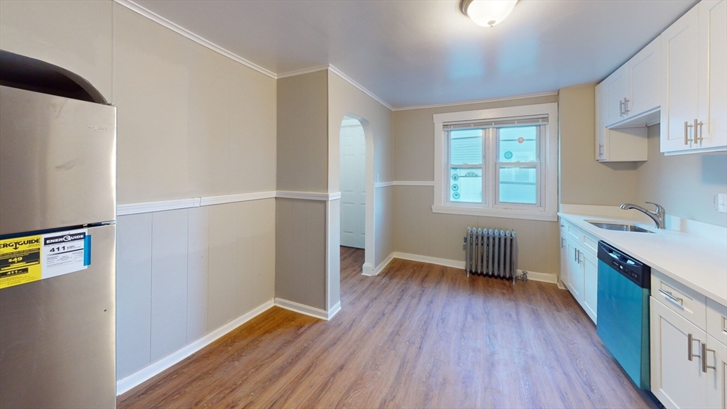 2 bed, 1 bath apartment for rent at 18-20 Kelley Ct Unit 20, Brighton — photo 4 of 9
