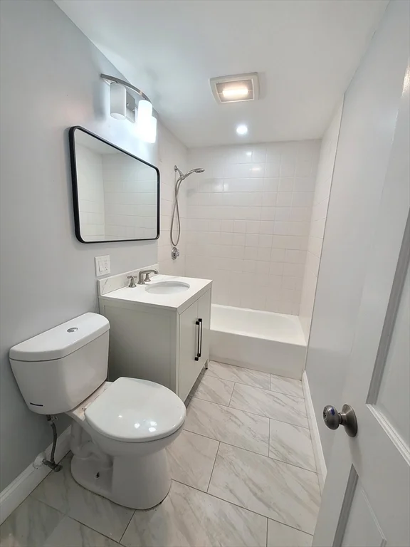 2 bed, 1 bath apartment for rent at 18-20 Payne St Unit 20, Quincy — photo 5 of 12