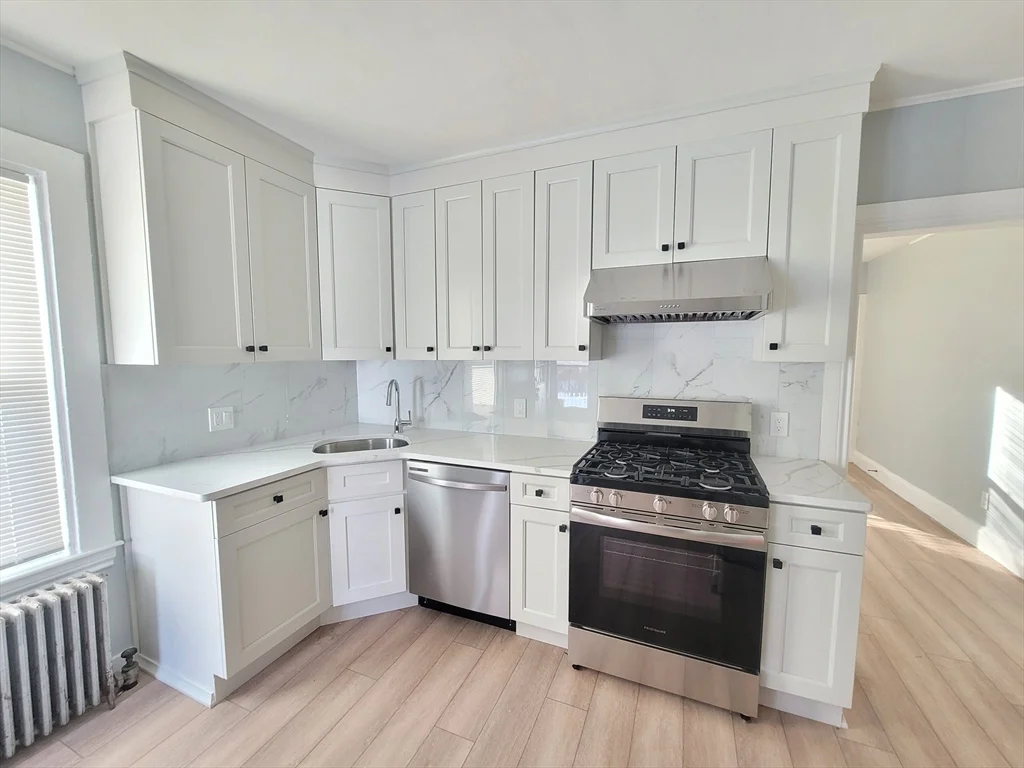 2 bed, 1 bath apartment for rent at 18-20 Payne St Unit 20, Quincy — photo 4 of 12