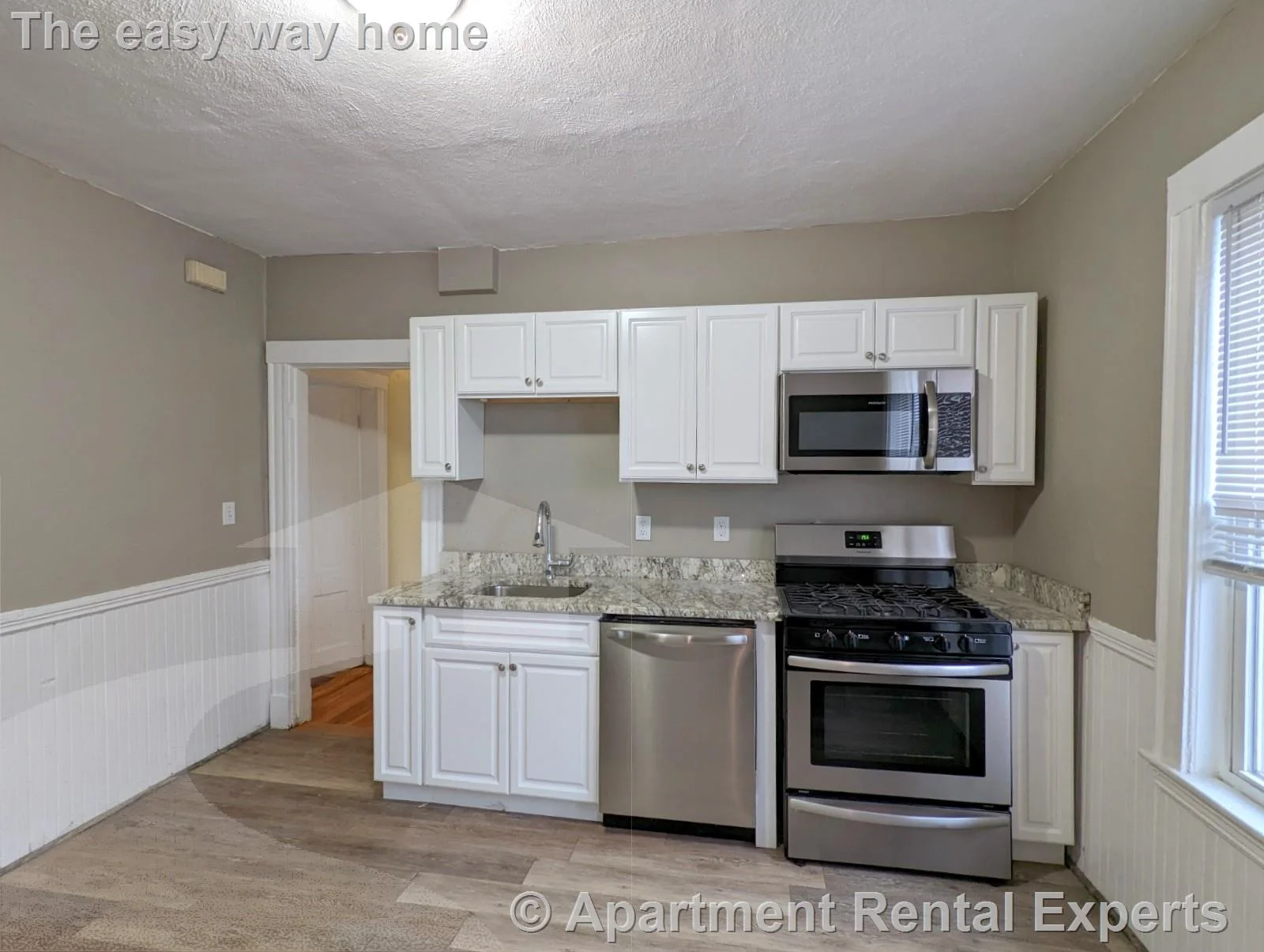3 bed, 1 bath apartment for rent at 18-20 Perry St Unit 3, Union Square — photo 3 of 17