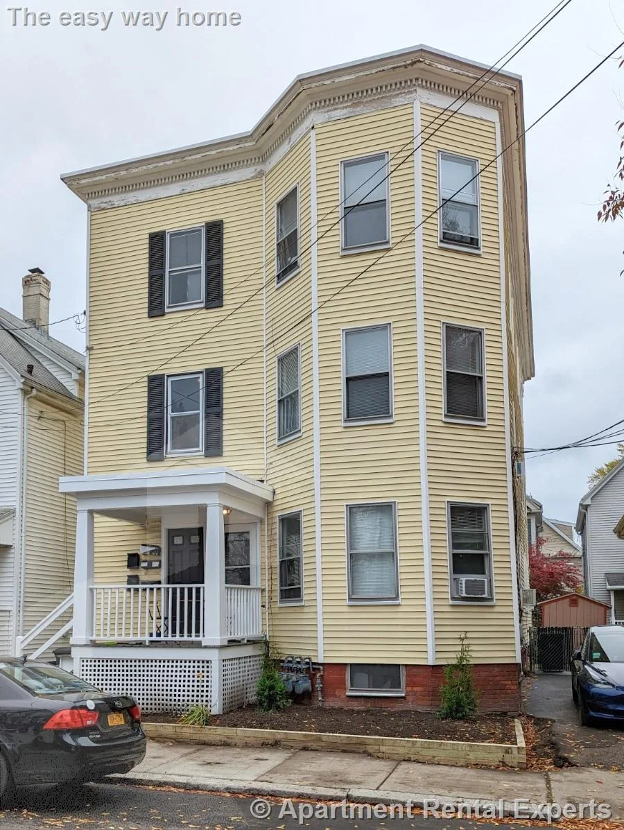 3 bed, 1 bath apartment for rent at 18-20 Perry St Unit 3, Union Square — photo 17 of 17