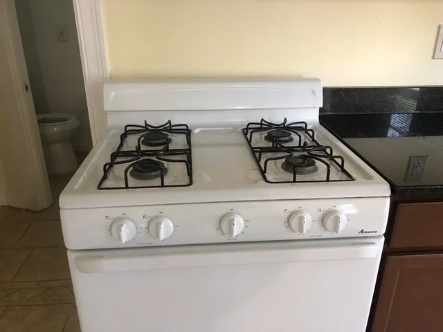 3 bed, 1 bath apartment for rent at 18 A Unit 2, Lowell — photo 4 of 12