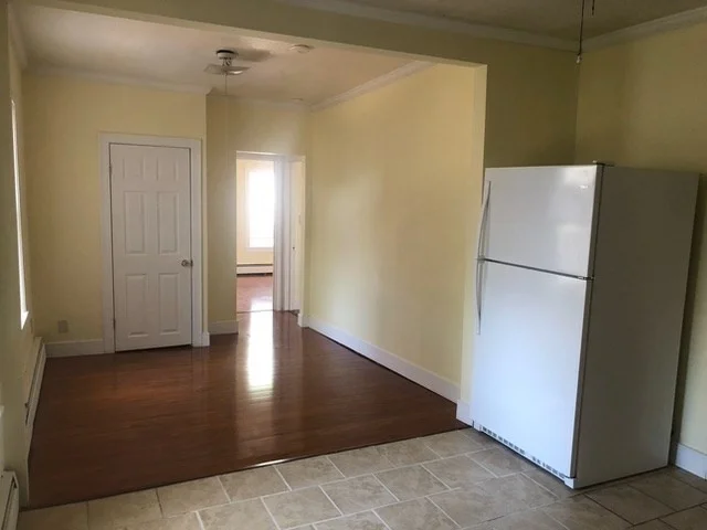 3 bed, 1 bath apartment for rent at 18 A Unit 2, Lowell — photo 10 of 12