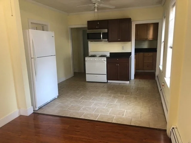 3 bed, 1 bath apartment for rent at 18 A Unit 2, Lowell — photo 6 of 12