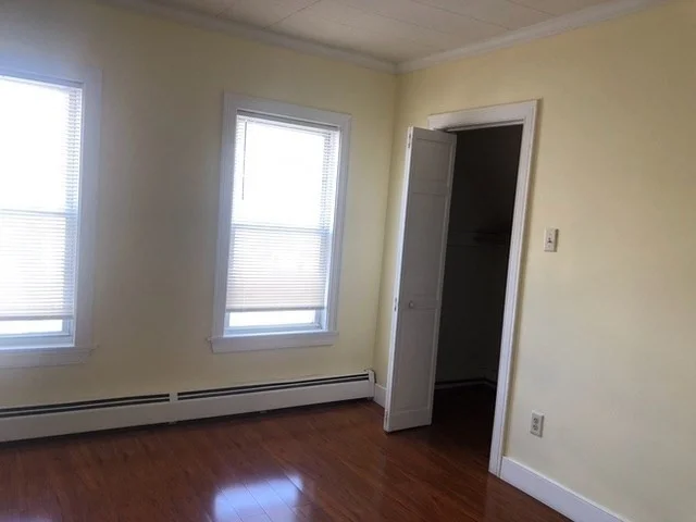 3 bed, 1 bath apartment for rent at 18 A Unit 2, Lowell — photo 8 of 12