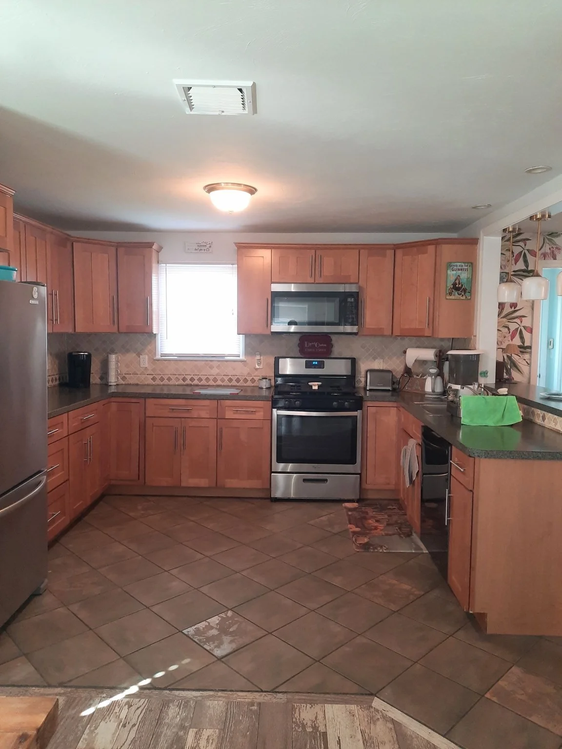 3 bed, 2 bath apartment for rent at 18 Adams Rd Unit 18, Marshfield — photo 2 of 9