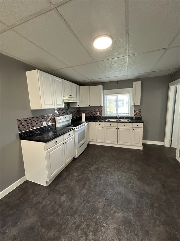 4 bed, 1 bath apartment for rent at 18 Adams St Unit 1, Taunton — photo 5 of 7