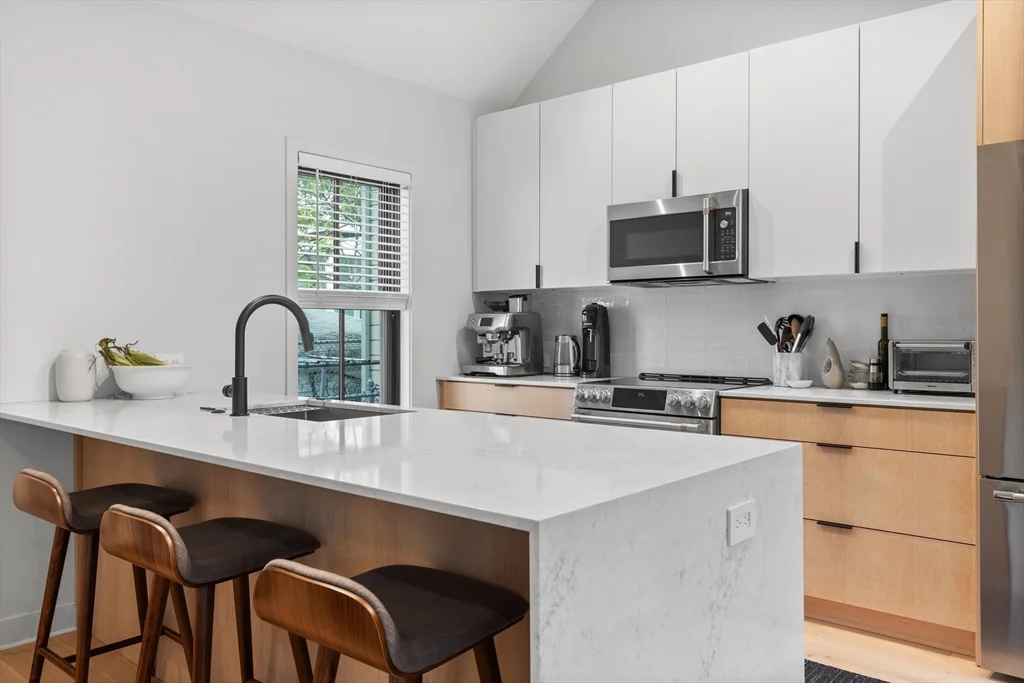 2 bed, 2 bath apartment for rent at 18 Adrian Unit R, Somerville — photo 8 of 28