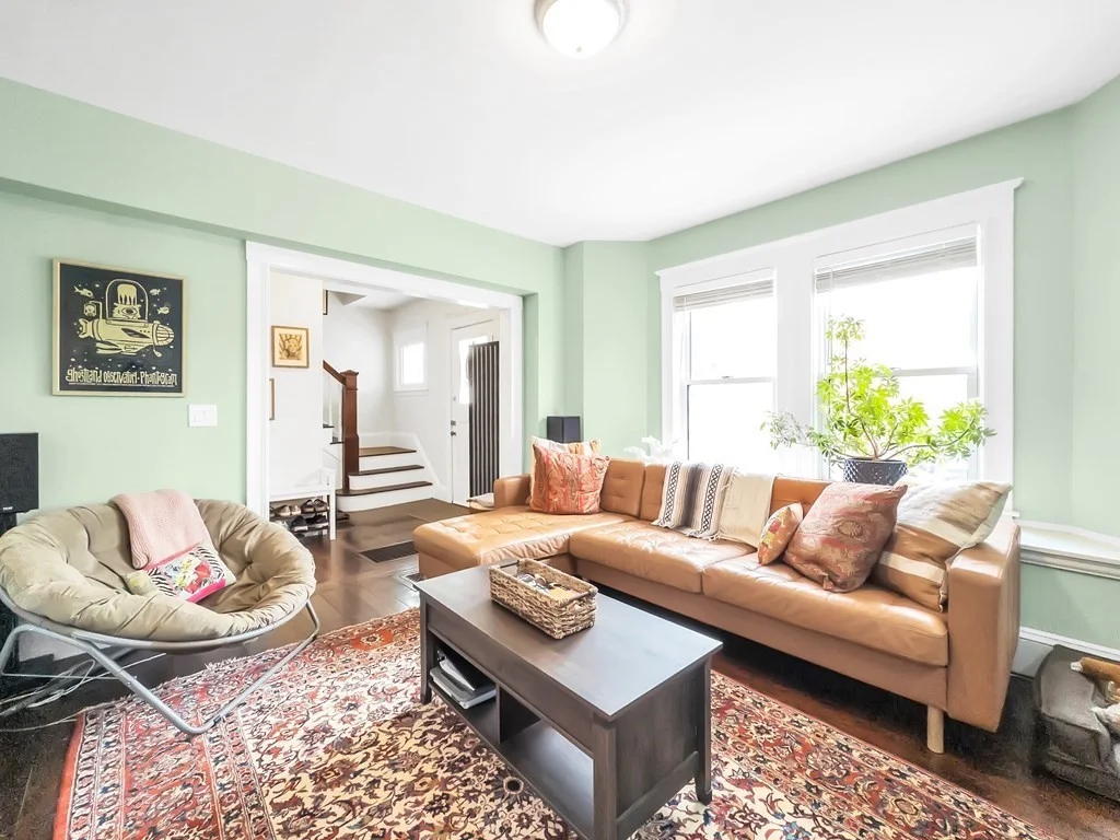 3 bed, 1 bath apartment for rent at 18 Alberta St, West Roxbury — photo 8 of 32