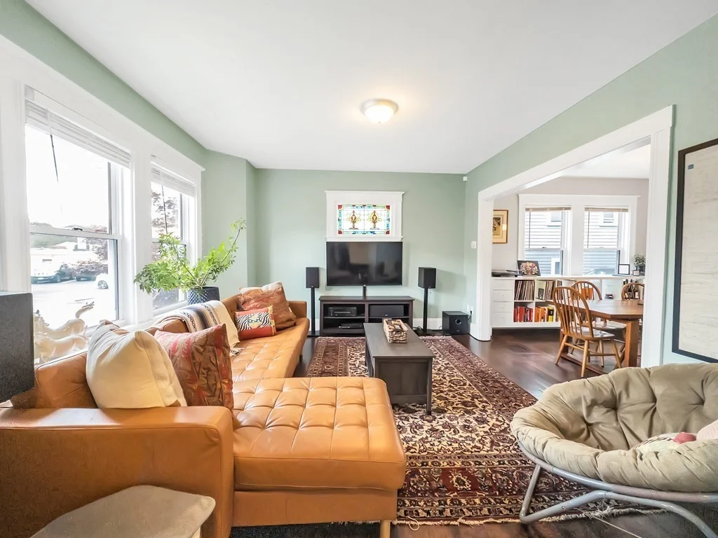3 bed, 1 bath apartment for rent at 18 Alberta St, West Roxbury — photo 6 of 32