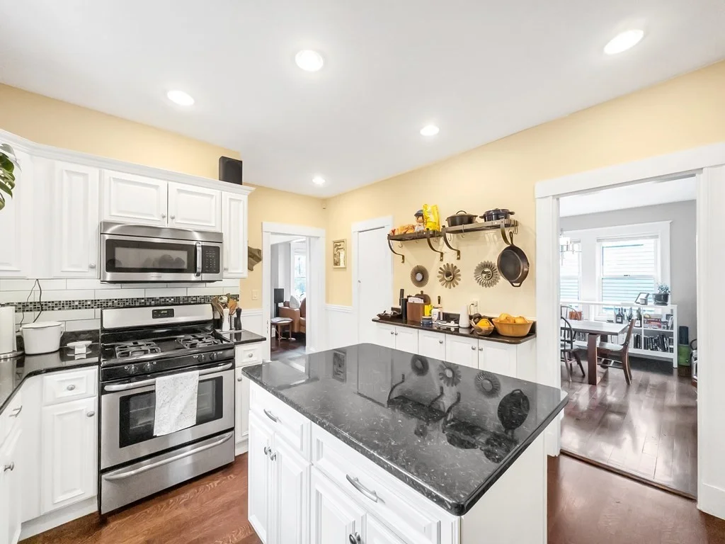 3 bed, 1 bath apartment for rent at 18 Alberta St, West Roxbury — photo 2 of 32