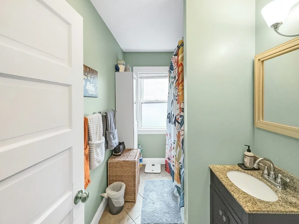 3 bed, 1 bath apartment for rent at 18 Alberta St, West Roxbury — photo 24 of 32