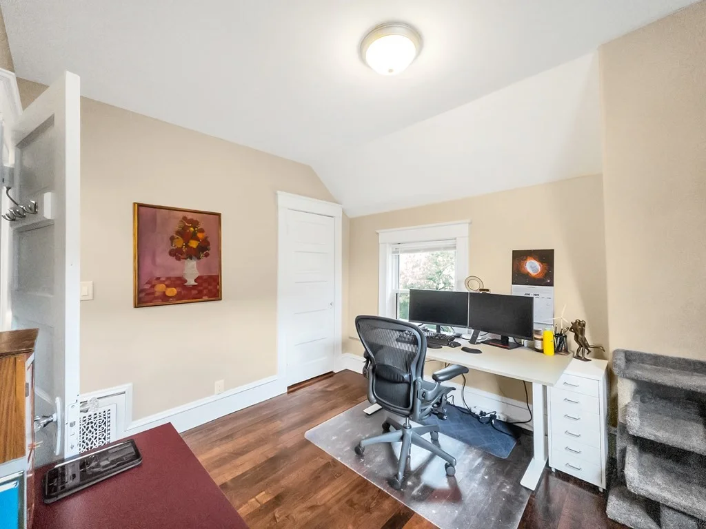 3 bed, 1 bath apartment for rent at 18 Alberta St, West Roxbury — photo 17 of 32