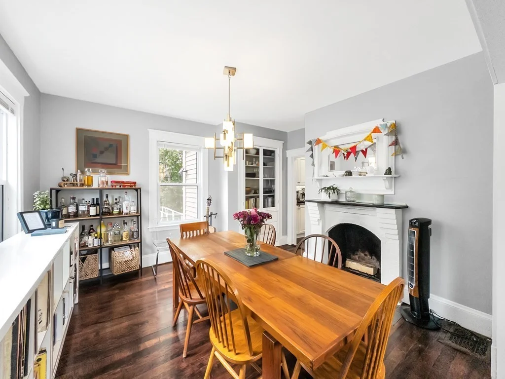 3 bed, 1 bath apartment for rent at 18 Alberta St, West Roxbury — photo 11 of 32