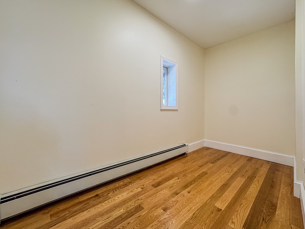 3 bed, 1 bath apartment for rent at 18 Albion Rd, Quincy — photo 8 of 13