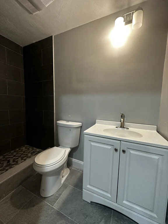 3 bed, 1 bath apartment for rent at 18 Albion St Unit 4, Roxbury — photo 14 of 16
