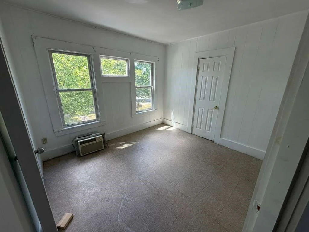 3 bed, 1 bath apartment for rent at 18 Alderman St Unit 3, Springfield — photo 4 of 4