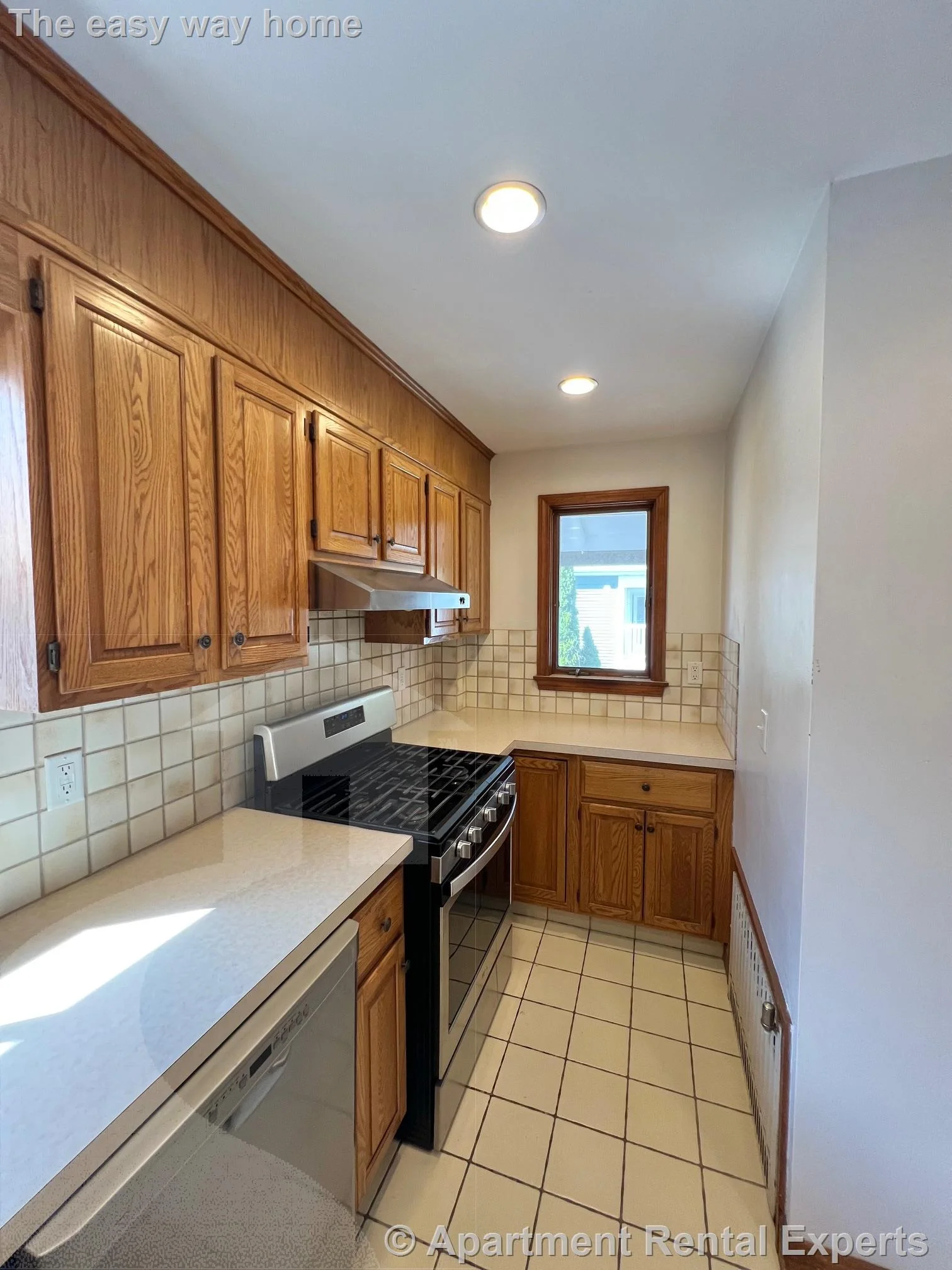 3 bed, 1 bath apartment for rent at 18 Alexander Ave Unit 2, Medford Square — photo 2 of 19