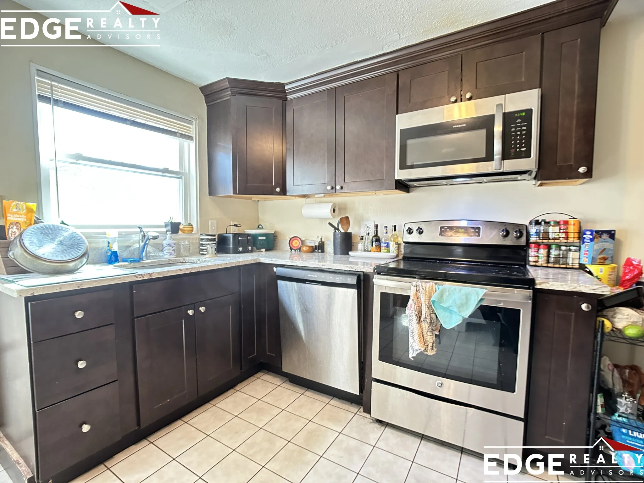 2 bed, 2 bath apartment for rent at 18 Anselm Ter Unit 1, Brighton — photo 2 of 9