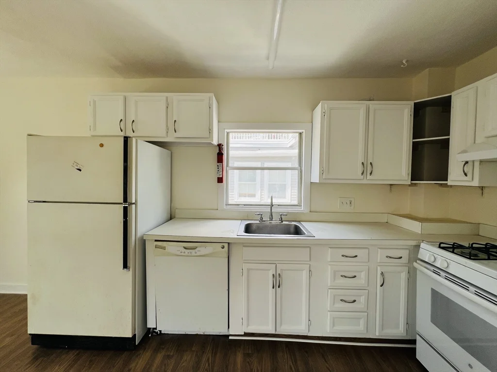 2 bed, 1 bath apartment for rent at 18 Appleton St Unit 2A, Powder House Square — photo 4 of 11