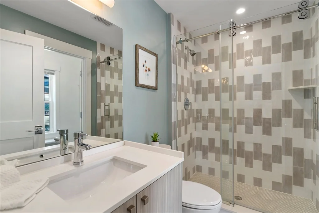 2 bed, 2 bath apartment for rent at 18 Armandine St Unit 2, Boston — photo 6 of 13